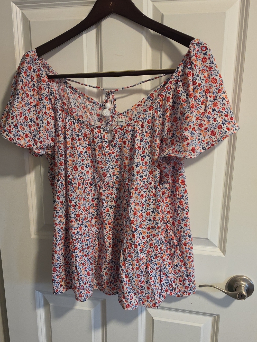 Old Navy Floral-Print Tie-Back Swing Top Blouse White & Red Medium